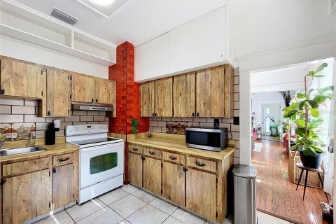 Propiedad comercial en venta en Tampa, Florida, 3 dormitorios, 185.8 m2 № 2342228 - foto 23