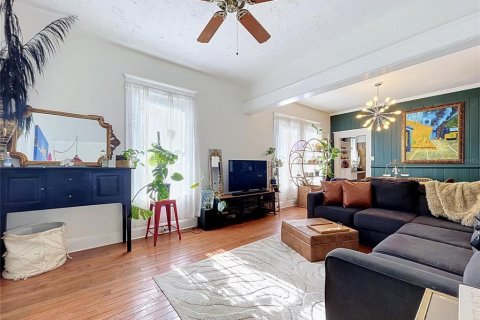 Propiedad comercial en venta en Tampa, Florida, 3 dormitorios, 185.8 m2 № 2342228 - foto 13