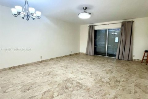 Condominio en alquiler en Hallandale Beach, Florida, 1 dormitorio, 72.93 m2 № 2026316 - foto 2