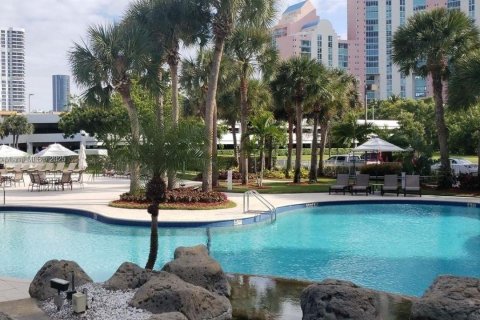 Condo in Aventura, Florida, 2 bedrooms  № 1938803 - photo 28