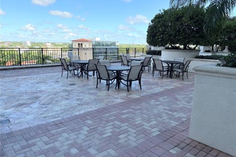 Copropriété à louer à Coral Gables, Floride: 2 chambres, 102.1 m2 № 1994143 - photo 9