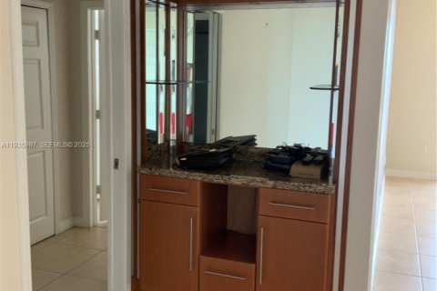 Copropriété à louer à Coral Gables, Floride: 2 chambres, 102.1 m2 № 1994143 - photo 13