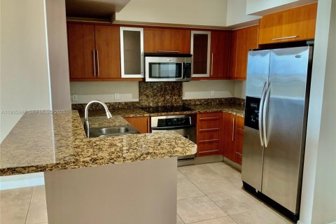 Copropriété à louer à Coral Gables, Floride: 2 chambres, 102.1 m2 № 1994143 - photo 14