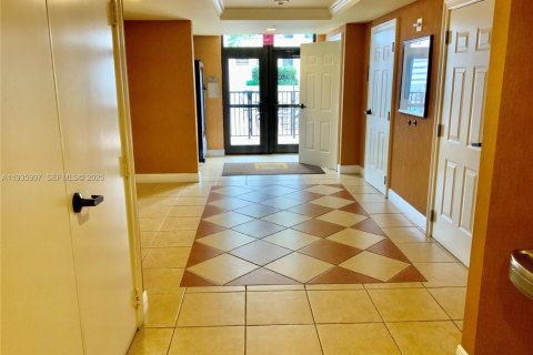 Copropriété à louer à Coral Gables, Floride: 2 chambres, 102.1 m2 № 1994143 - photo 12