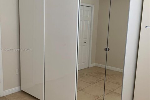 Copropriété à louer à Coral Gables, Floride: 2 chambres, 102.1 m2 № 1994143 - photo 19