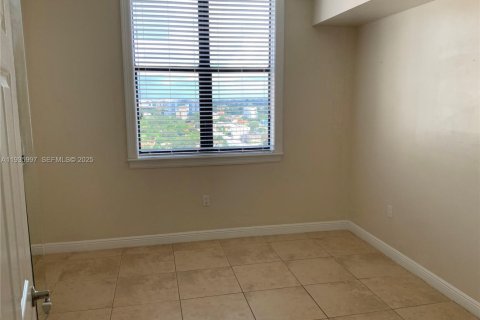 Copropriété à louer à Coral Gables, Floride: 2 chambres, 102.1 m2 № 1994143 - photo 4