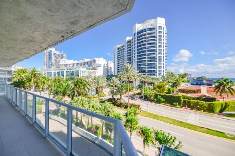 Condo in Miami Beach, Florida, 2 bedrooms  № 1972260 - photo 23