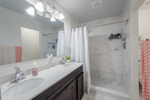Adosado en alquiler en Brandon, Florida, 2 dormitorios, 107.67 m2 № 1640757 - foto 17