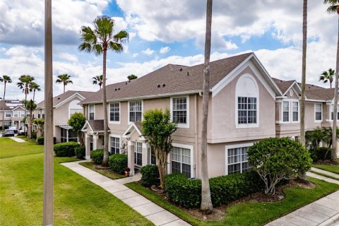 Adosado en alquiler en Brandon, Florida, 2 dormitorios, 107.67 m2 № 1640757 - foto 1