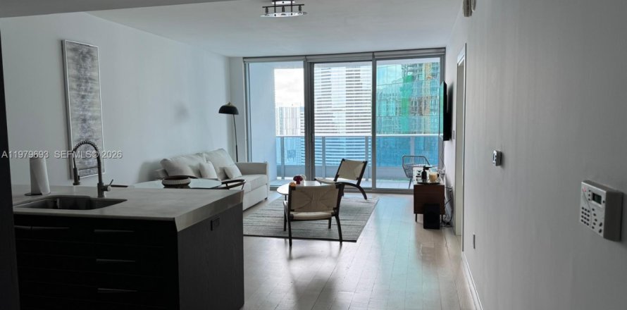 Condominio en Miami, Florida, 1 dormitorio  № 2043358