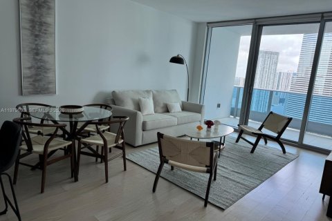 Condominio en alquiler en Miami, Florida, 1 dormitorio, 76.37 m2 № 2043358 - foto 4
