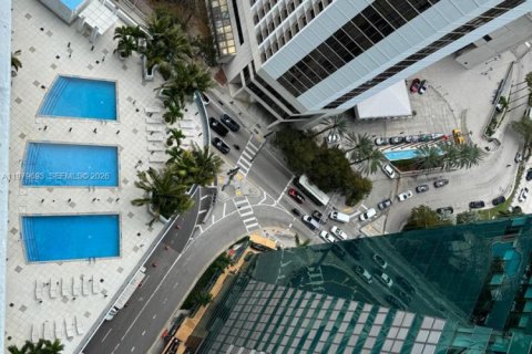 Condominio en alquiler en Miami, Florida, 1 dormitorio, 76.37 m2 № 2043358 - foto 20