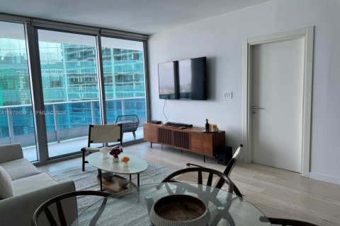 Condominio en alquiler en Miami, Florida, 1 dormitorio, 76.37 m2 № 2043358 - foto 6