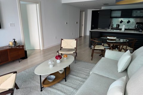 Condominio en alquiler en Miami, Florida, 1 dormitorio, 76.37 m2 № 2043358 - foto 5