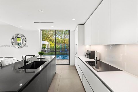 Casa en venta en North Miami Beach, Florida, 5 dormitorios, 309.55 m2 № 1691294 - foto 22