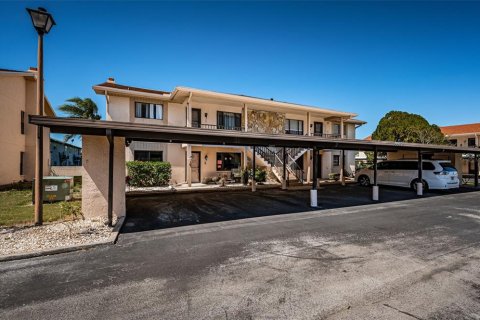 Condominio en venta en Port Richey, Florida, 2 dormitorios, 122.63 m2 № 1584788 - foto 10