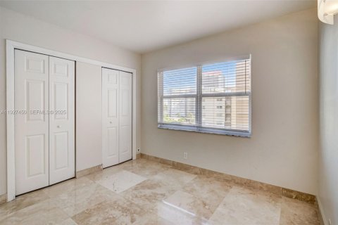 Снять в аренду кондоминиум в Халландейл-Бич, Флорида 3 спальни, 128.11м2, № 1986299 - фото 20