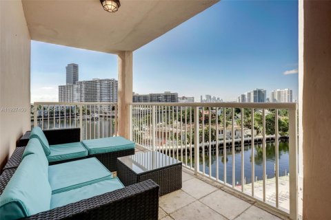 Снять в аренду кондоминиум в Халландейл-Бич, Флорида 3 спальни, 128.11м2, № 1986299 - фото 11