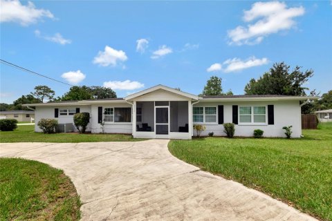House in Sebring, Florida 4 bedrooms, 182.83 sq.m. № 1813110 - photo 2