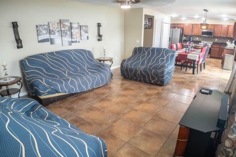 House in Dundee, Florida 5 bedrooms, 233 sq.m. № 1767060 - photo 4
