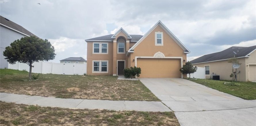 House in Dundee, Florida 5 bedrooms, 233 sq.m. № 1767060