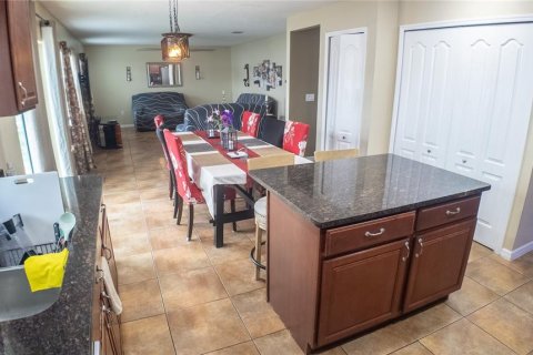 House in Dundee, Florida 5 bedrooms, 233 sq.m. № 1767060 - photo 9