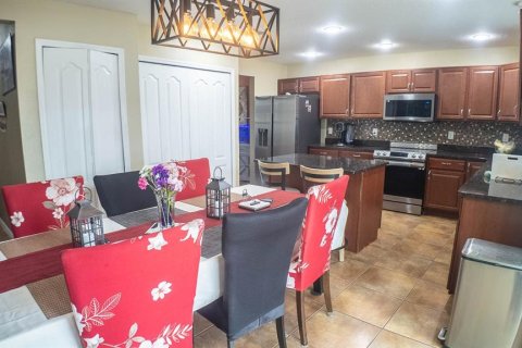 House in Dundee, Florida 5 bedrooms, 233 sq.m. № 1767060 - photo 6