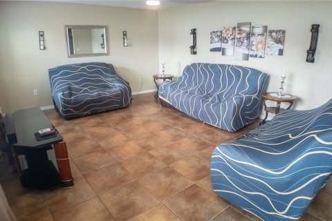 House in Dundee, Florida 5 bedrooms, 233 sq.m. № 1767060 - photo 5