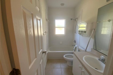Touwnhouse à louer à Tampa, Floride: 2 chambres, 115.38 m2 № 2386518 - photo 25