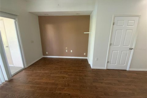Touwnhouse à louer à Tampa, Floride: 2 chambres, 115.38 m2 № 2386518 - photo 11