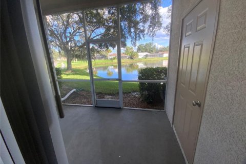 Touwnhouse à louer à Tampa, Floride: 2 chambres, 115.38 m2 № 2386518 - photo 16