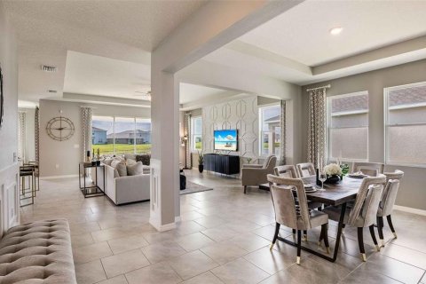 Villa ou maison à vendre à Wesley Chapel, Floride: 4 chambres, 259.57 m2 № 2224403 - photo 8