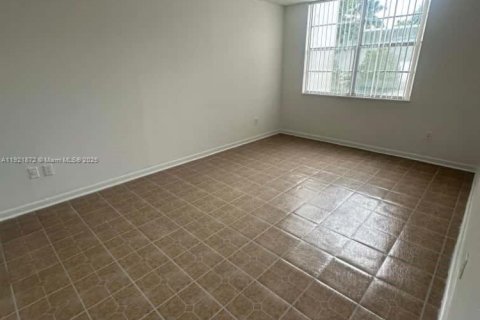 Condo in Miami, Florida, 1 bedroom № 1975804 - photo 6