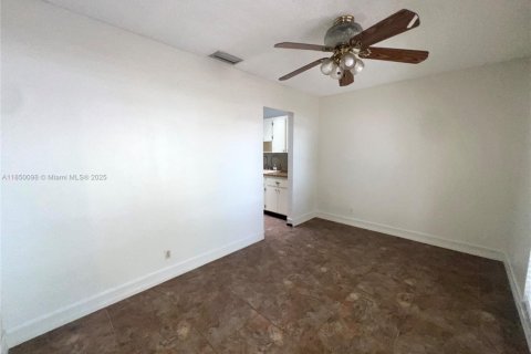 Villa ou maison à vendre à Cooper City, Floride: 3 chambres, 149.39 m2 № 1857380 - photo 10