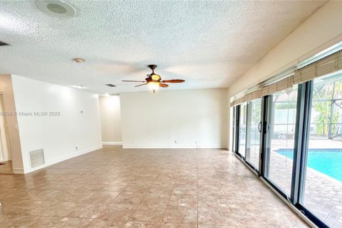 Villa ou maison à vendre à Cooper City, Floride: 3 chambres, 149.39 m2 № 1857380 - photo 5
