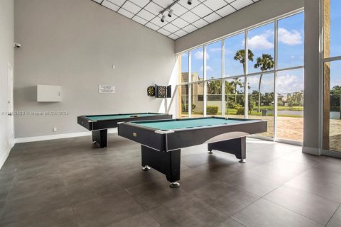 Copropriété à vendre à Pembroke Pines, Floride: 2 chambres, 112.78 m2 № 1928556 - photo 24