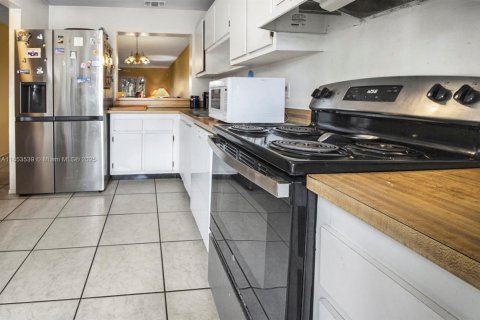 Copropriété à vendre à Pembroke Pines, Floride: 2 chambres, 112.78 m2 № 1928556 - photo 8