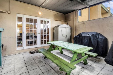 Copropriété à vendre à Pembroke Pines, Floride: 2 chambres, 112.78 m2 № 1928556 - photo 20