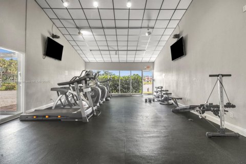 Copropriété à vendre à Pembroke Pines, Floride: 2 chambres, 112.78 m2 № 1928556 - photo 23