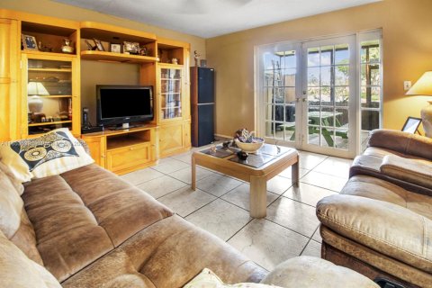 Copropriété à vendre à Pembroke Pines, Floride: 2 chambres, 112.78 m2 № 1928556 - photo 5