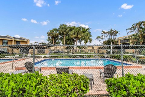 Copropriété à vendre à Pembroke Pines, Floride: 2 chambres, 112.78 m2 № 1928556 - photo 22