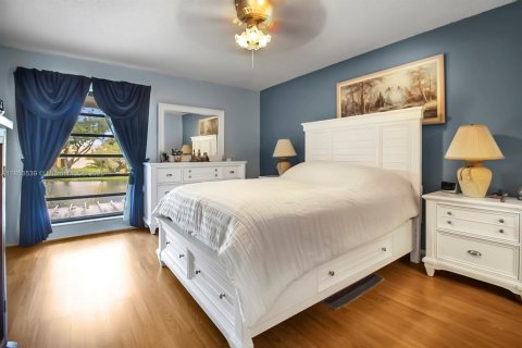 Copropriété à vendre à Pembroke Pines, Floride: 2 chambres, 112.78 m2 № 1928556 - photo 11