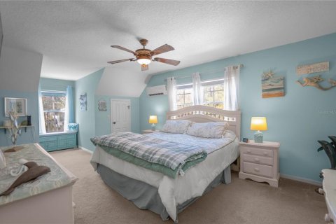 House in Homosassa, Florida 3 bedrooms, 191.38 sq.m. № 2110334 - photo 25