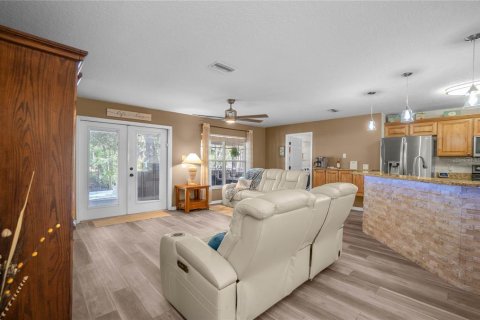 House in Homosassa, Florida 3 bedrooms, 191.38 sq.m. № 2110334 - photo 15