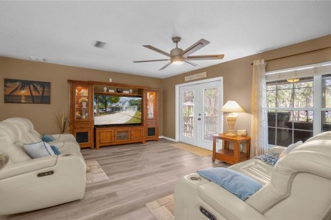 House in Homosassa, Florida 3 bedrooms, 191.38 sq.m. № 2110334 - photo 16