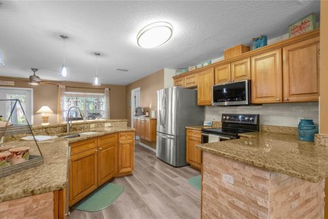 House in Homosassa, Florida 3 bedrooms, 191.38 sq.m. № 2110334 - photo 11
