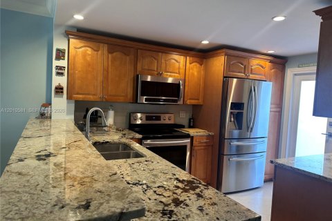 Condo à Pompano Beach, Floride, 2 chambres  № 2076654