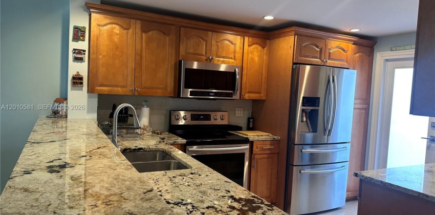 Condo à Pompano Beach, Floride, 2 chambres  № 2076654