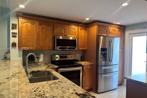 Copropriété à louer à Pompano Beach, Floride: 2 chambres, 105.91 m2 № 2076654 - photo 4