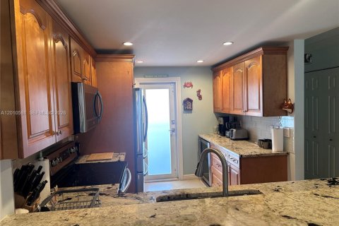Copropriété à louer à Pompano Beach, Floride: 2 chambres, 105.91 m2 № 2076654 - photo 3